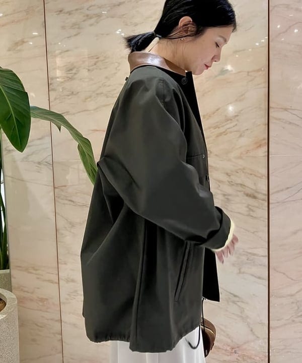 小笠原 楓さんの「BEAMS WOMEN｜ATON / カシミヤ クルーネック ニット」を使ったコーディネート