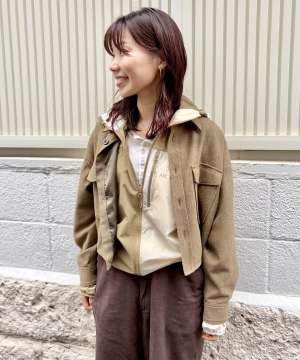 SHINAGAWAさんの「BEAMS WOMEN｜ショート ヘリンボーン CPO ジャケット」を使ったコーディネート