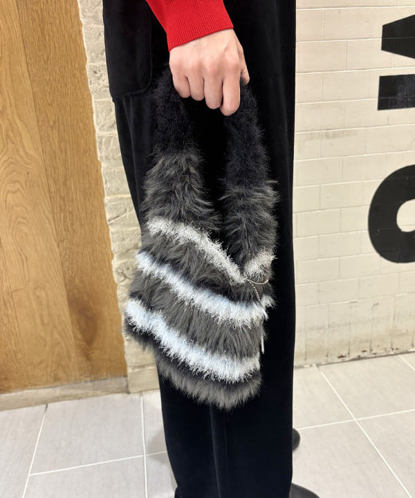 amaさんの「BEAMS WOMEN｜シャギー ボーダー ニット バッグ」を使ったコーディネート