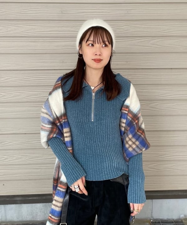 カタヤマ アヤさんの「BEAMS WOMEN｜RBS / フェイク スエード パンツ」を使ったコーディネート
