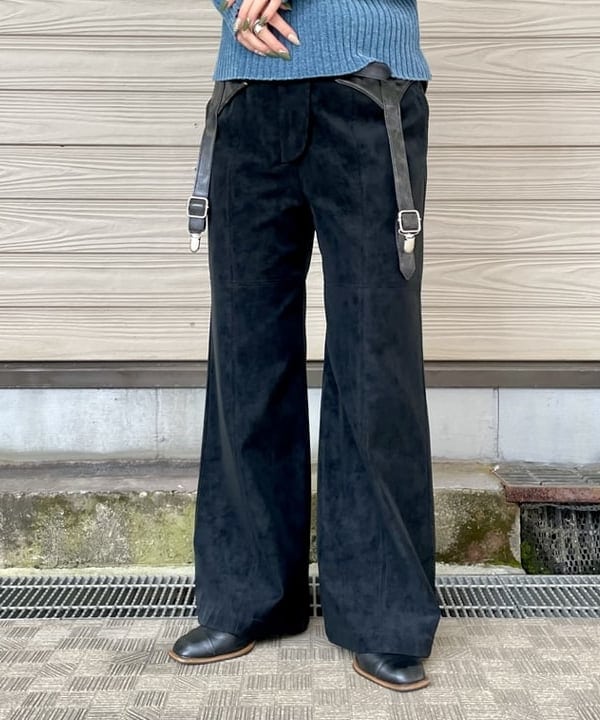 カタヤマ アヤさんの「BEAMS WOMEN｜RBS / フェイク スエード パンツ」を使ったコーディネート