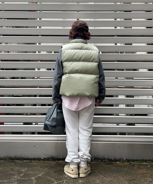 まつむさんの「BEAMS WOMEN｜リバーシブル ダウン ベスト」を使ったコーディネート