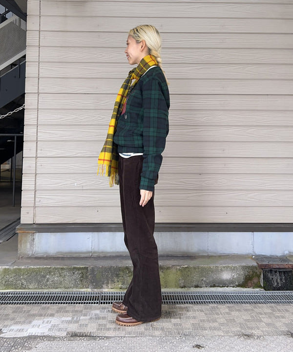 MATSUMOTO AMIさんの「BEAMS WOMEN｜HIGHLAND TWEEDS / チェック ストール 小」を使ったコーディネート