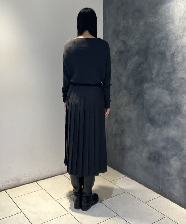 OSUMIさんの「BEAMS WOMEN｜フラッフィー ボートネック ニット」を使ったコーディネート