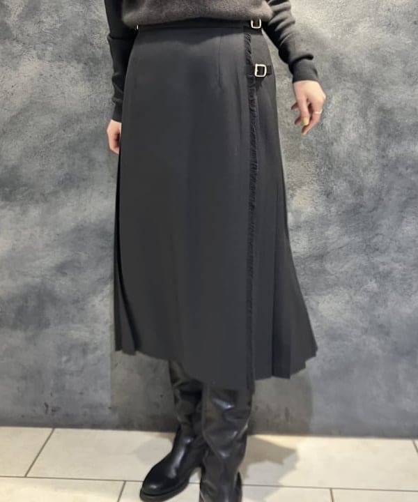 OSUMIさんの「BEAMS WOMEN｜フラッフィー ボートネック ニット」を使ったコーディネート