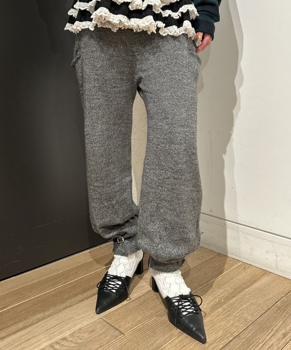 ando naoさんの「BEAMS WOMEN｜RBS / レースアップ パンプス」を使ったコーディネート