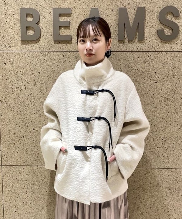 カタヤマ アヤさんの「BEAMS WOMEN｜シャギー トグルボタン ハーフ コート」を使ったコーディネート