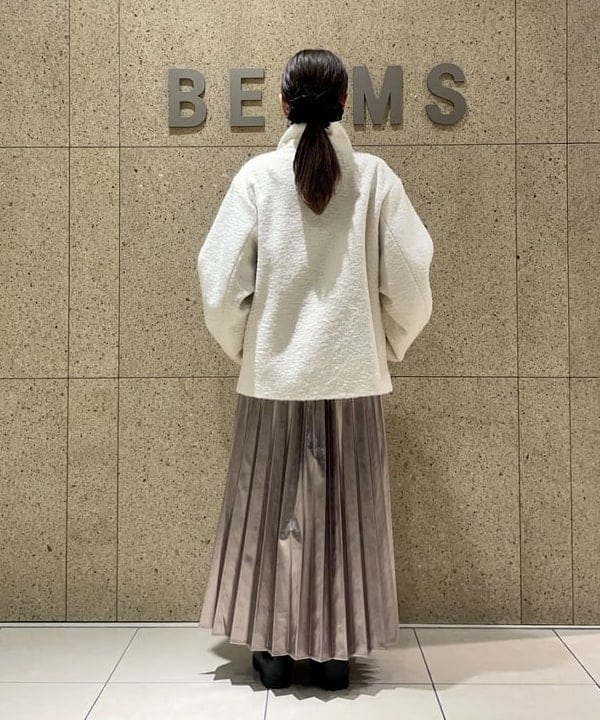 カタヤマ アヤさんの「BEAMS WOMEN｜シャギー トグルボタン ハーフ コート」を使ったコーディネート