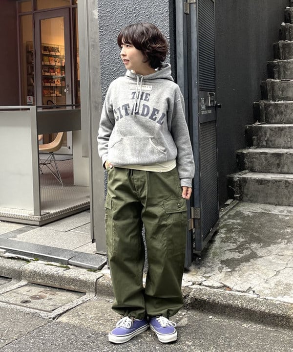 【美品✨】PT01×ビームスエフ SUPER 100'S スラックス 48 美品✨】PT01×ビームスエフ SUPER 100'S スラックス 48 美品