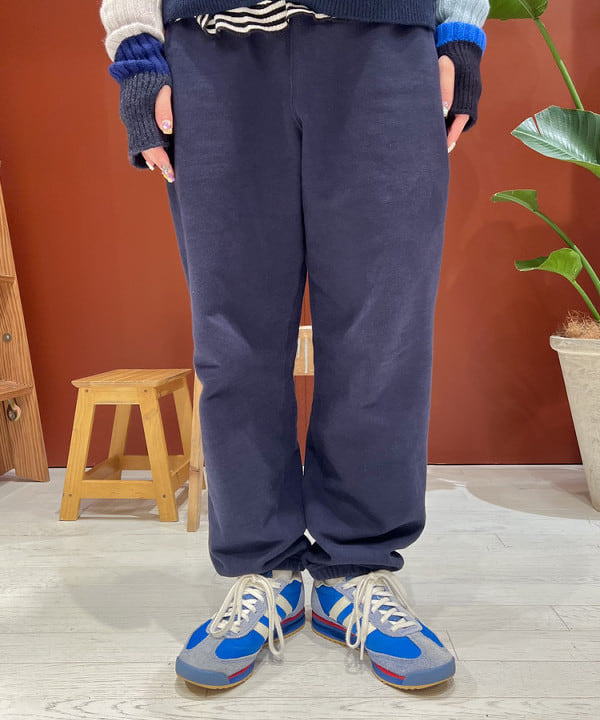 エノモト アミさんの「BEAMS WOMEN｜ビッグ ロゴ クルー」を使ったコーディネート