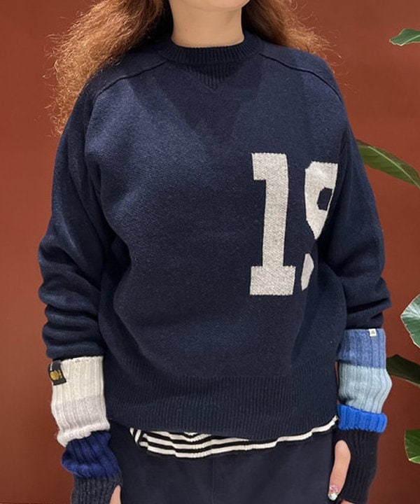 エノモト アミさんの「BEAMS WOMEN｜ビッグ ロゴ クルー」を使ったコーディネート