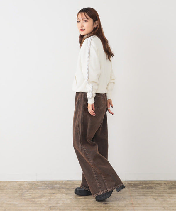 松本 佳菜子さんの「BEAMS WOMEN｜FRED PERRY / Taped Track Jacket」を使ったコーディネート