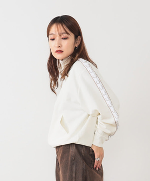 松本 佳菜子さんの「BEAMS WOMEN｜FRED PERRY / Taped Track Jacket」を使ったコーディネート