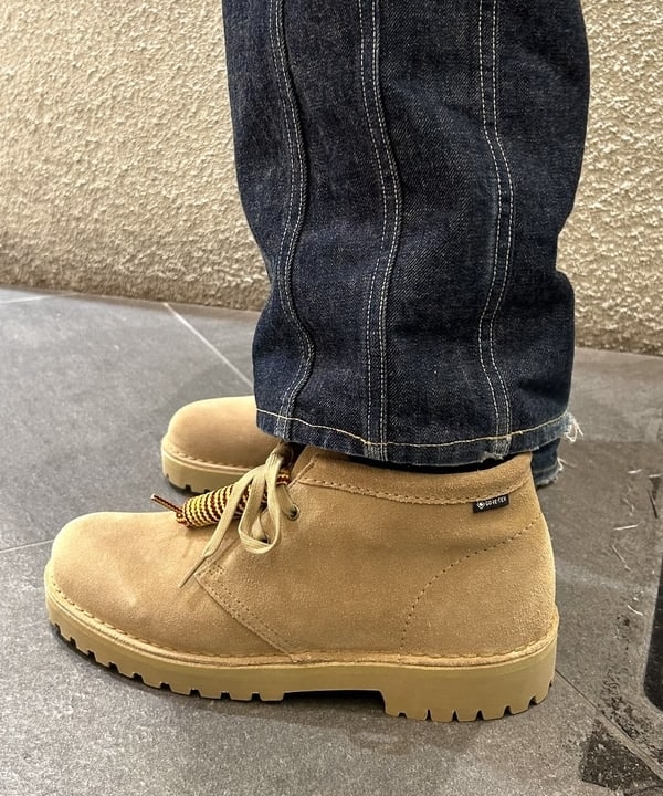 rogiさんの「BEAMS WOMEN｜【別注】Clarks ORIGINALS / Desert Boot GORE-TEX（R）」を使ったコーディネート