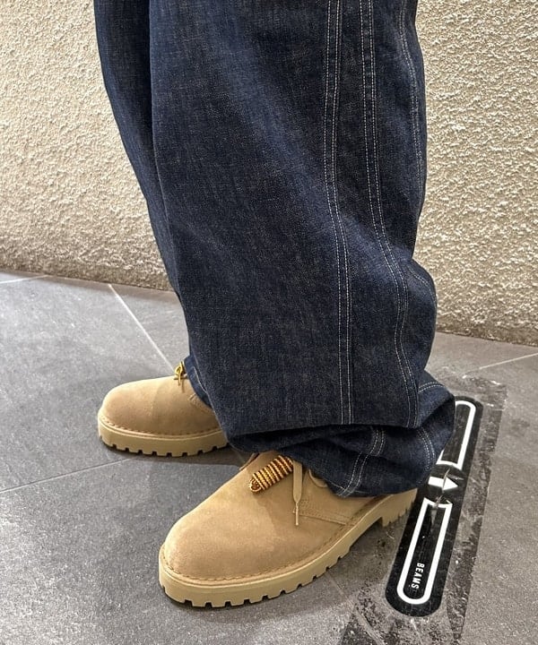 rogiさんの「BEAMS WOMEN｜【別注】Clarks ORIGINALS / Desert Boot GORE-TEX（R）」を使ったコーディネート