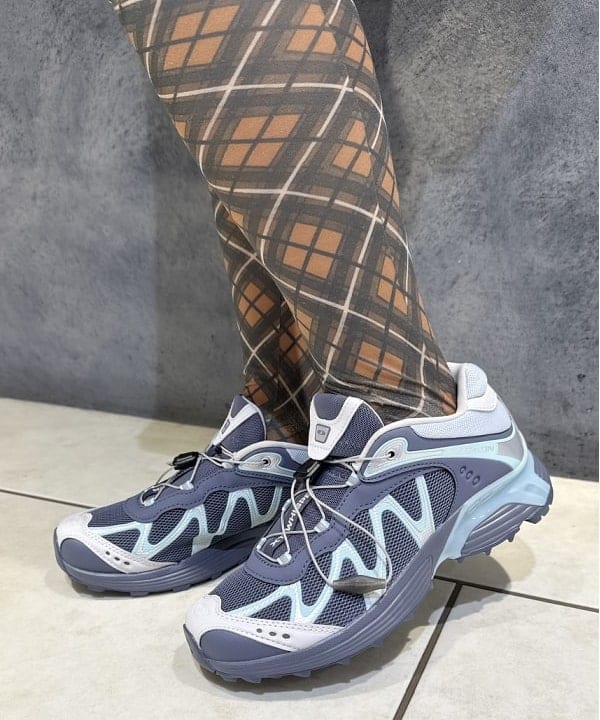 庭野 優紀さんの「BEAMS WOMEN｜シャギー ジップ カーディガン」を使ったコーディネート