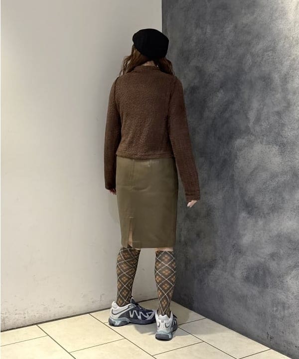 庭野 優紀さんの「BEAMS WOMEN｜シャギー ジップ カーディガン」を使ったコーディネート