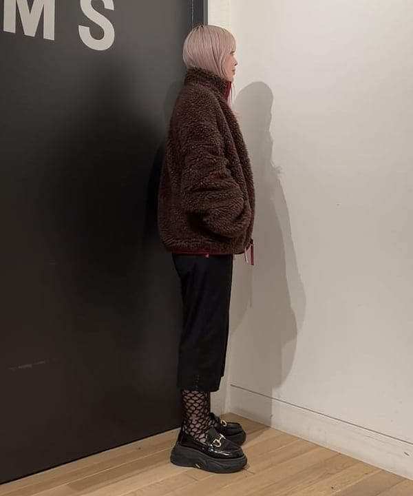 ando naoさんの「BEAMS WOMEN｜UGG(R) for Ray BEAMS / MARLENE CONFETTI JACKET」を使ったコーディネート