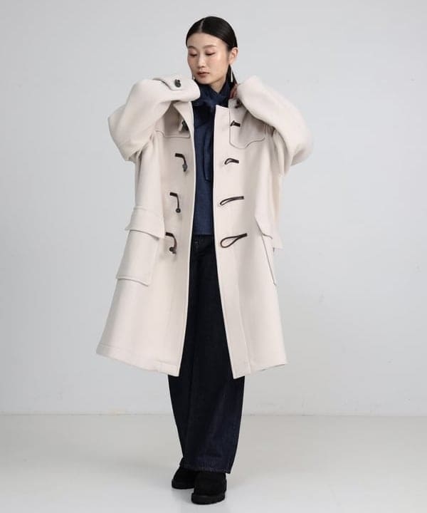 隈元 楓さんの「BEAMS WOMEN｜MONTGOMERY / Sandhurst ダッフルコート」を使ったコーディネート