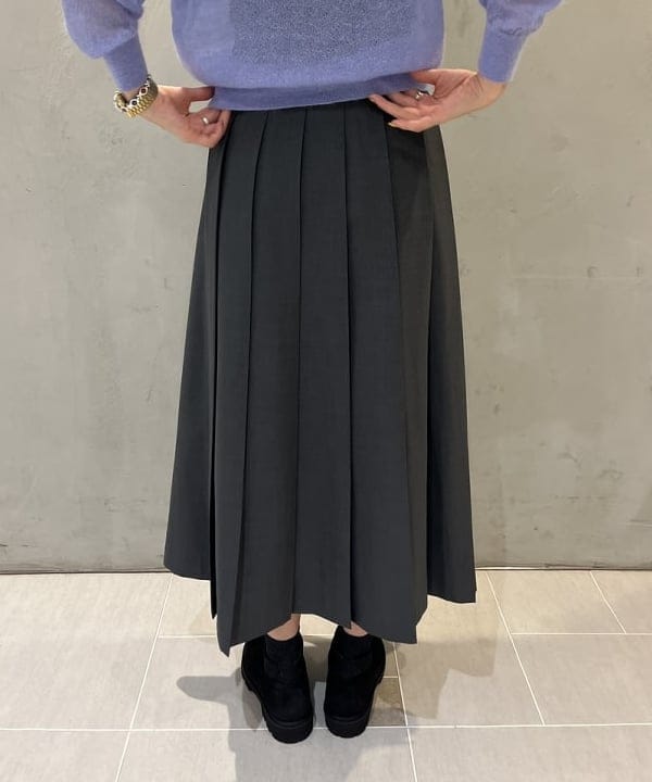 中平 あみさんの「BEAMS WOMEN｜【別注】BATONER / シアー モヘヤ ポロニット」を使ったコーディネート