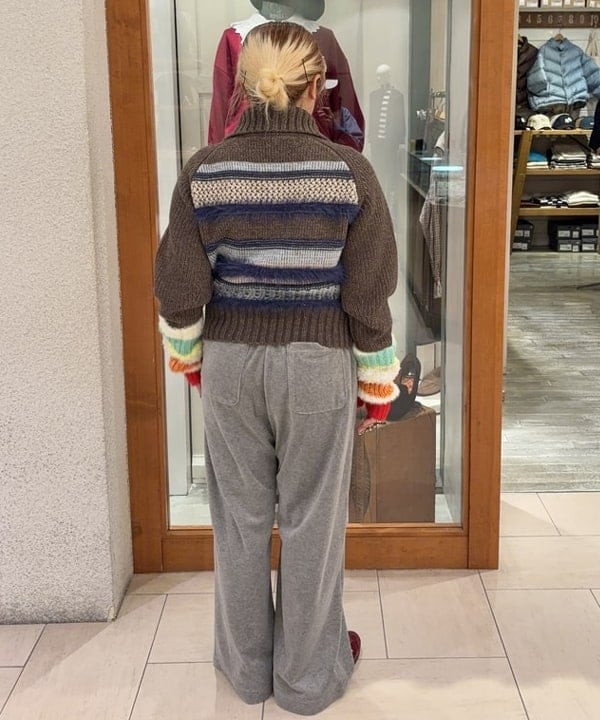 大石彩可さんの「BEAMS WOMEN｜【別注】BOUSSOLE / ボーダージップ ニット カーディガン」を使ったコーディネート