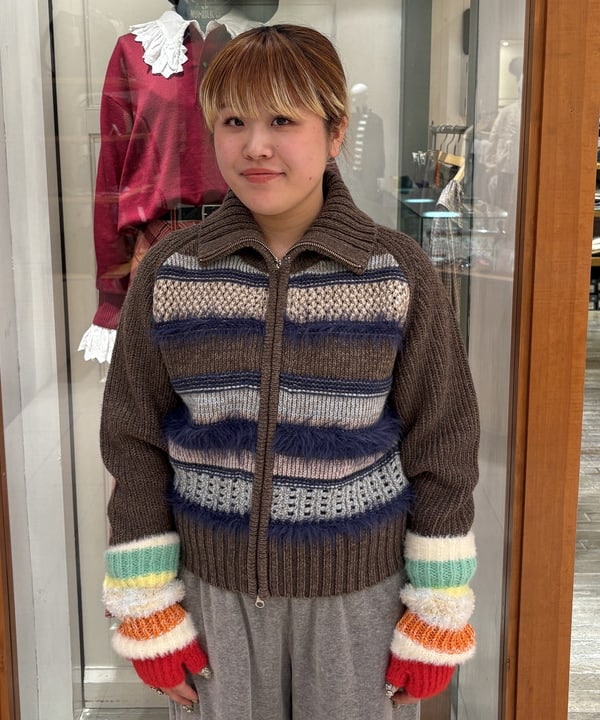 大石彩可さんの「BEAMS WOMEN｜【別注】BOUSSOLE / ボーダージップ ニット カーディガン」を使ったコーディネート