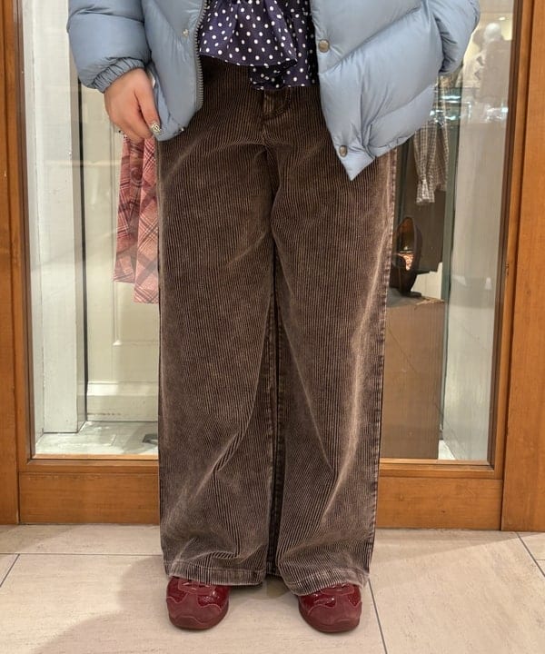 大石彩可さんの「BEAMS WOMEN｜【別注】SIERRA DESIGNS / 2WAY ショート ダウン 25FW」を使ったコーディネート