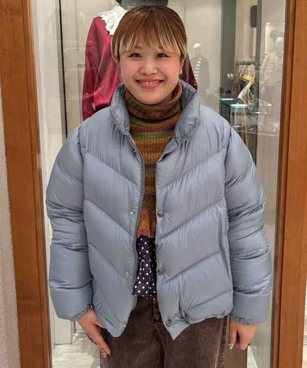 大石彩可さんの「BEAMS WOMEN｜【別注】SIERRA DESIGNS / 2WAY ショート ダウン 25FW」を使ったコーディネート