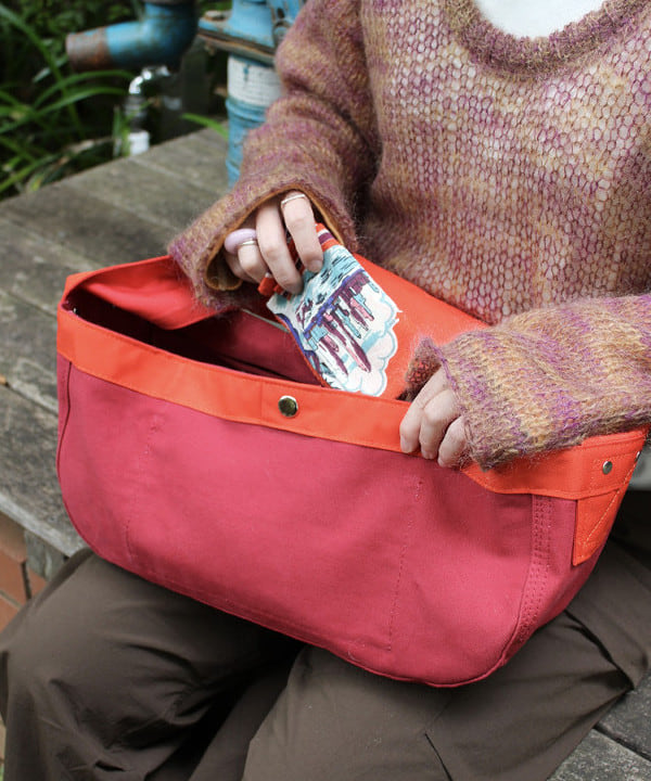 イシイ サオリさんの「BEAMS WOMEN｜カスリ モヘア ベースボール」を使ったコーディネート