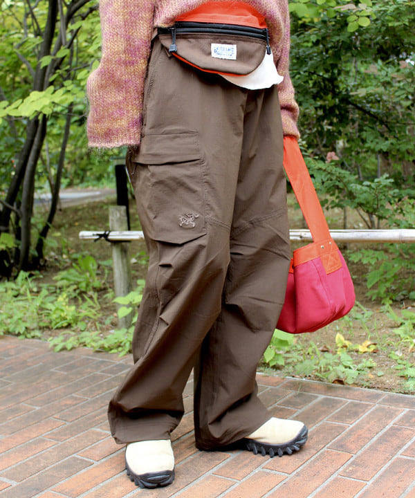 イシイ サオリさんの「BEAMS WOMEN｜カスリ モヘア ベースボール」を使ったコーディネート