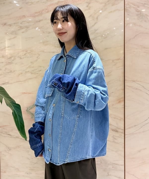 中丸　栞さんの「BEAMS WOMEN｜ポプリン 2タックパンツ」を使ったコーディネート