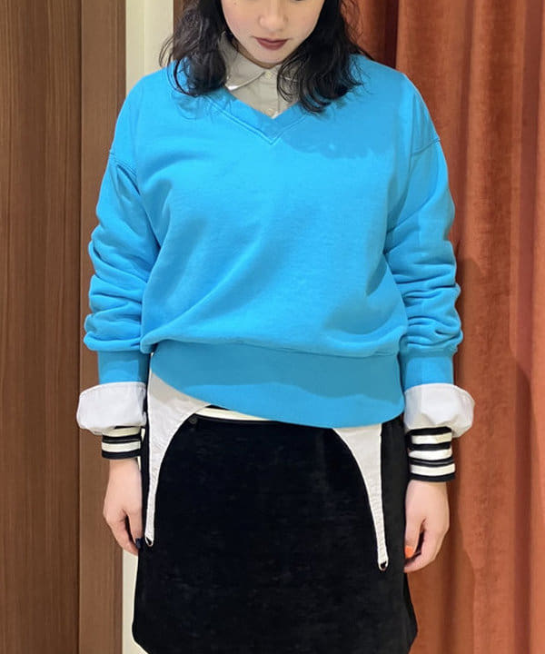 晶さんの「BEAMS WOMEN｜フリーダムスリーブ Vネック スウェット」を使ったコーディネート