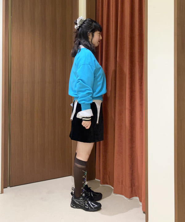 晶さんの「BEAMS WOMEN｜フリーダムスリーブ Vネック スウェット」を使ったコーディネート