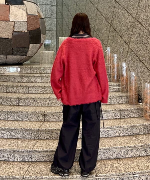 はやしあかねさんの「BEAMS WOMEN｜ヘアリー シャギー Vネック カーディガン」を使ったコーディネート