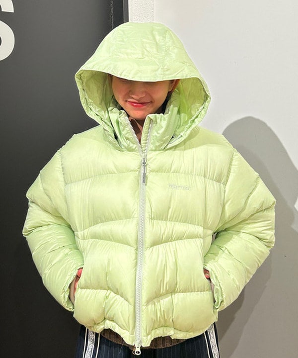 佐藤 亜美さんの「BEAMS WOMEN｜【別注】boussole / ボーダージップ ニット カーディガン」を使ったコーディネート