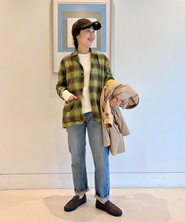 おのすさんの「BEAMS WOMEN｜コットン ポリエステル シャンブレー ステンカラー コート」を使ったコーディネート