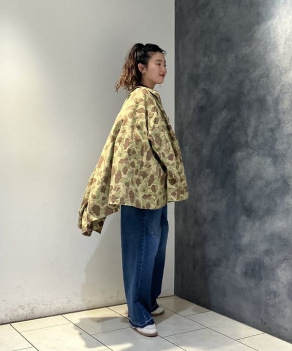 モモさんの「BEAMS WOMEN｜【別注】BUZZ RICKSON'S / ヘリンボーン カモ ジャケット」を使ったコーディネート