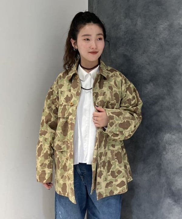 モモさんの「BEAMS WOMEN｜【別注】BUZZ RICKSON'S / ヘリンボーン カモ ジャケット」を使ったコーディネート