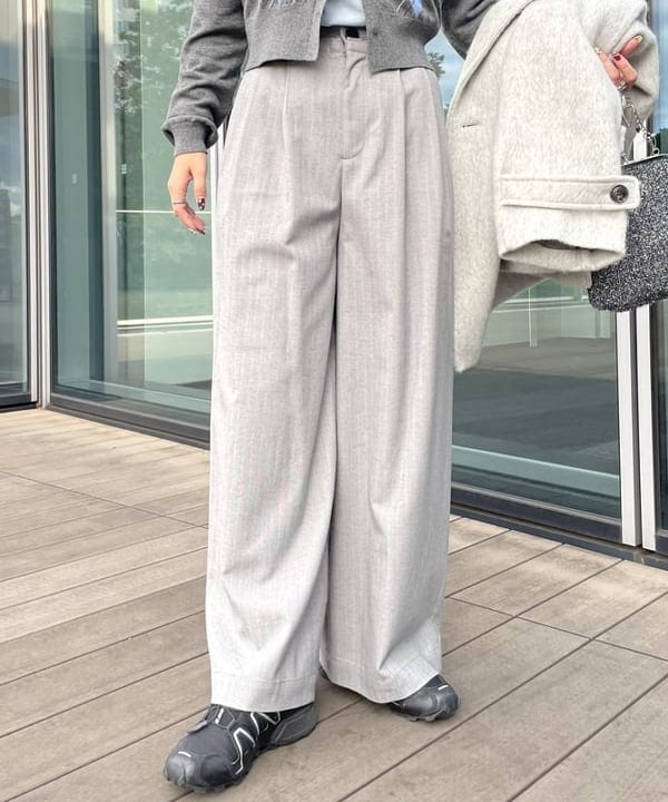 松本 佳菜子さんの「BEAMS WOMEN｜【別注】キャセ  シャイニーニット バッグ 」を使ったコーディネート