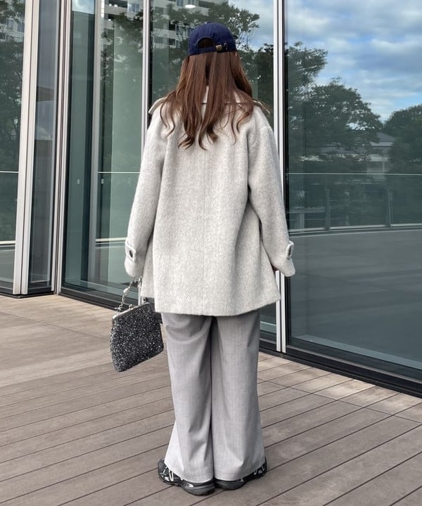 松本 佳菜子さんの「BEAMS WOMEN｜【別注】キャセ  シャイニーニット バッグ 」を使ったコーディネート