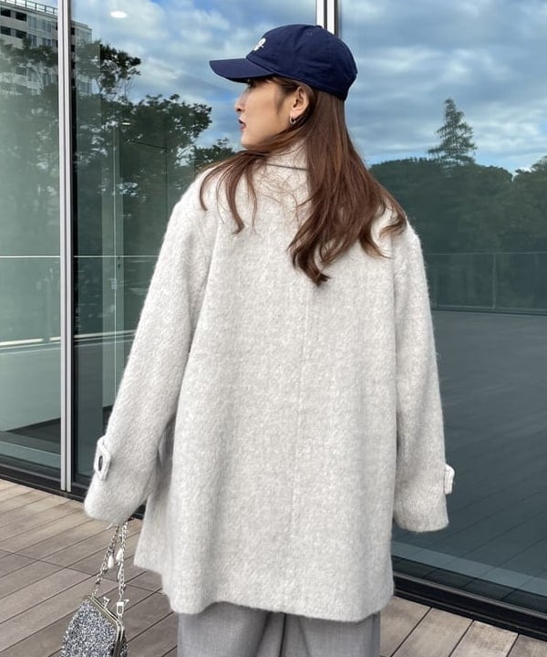 松本 佳菜子さんの「BEAMS WOMEN｜【別注】キャセ  シャイニーニット バッグ 」を使ったコーディネート