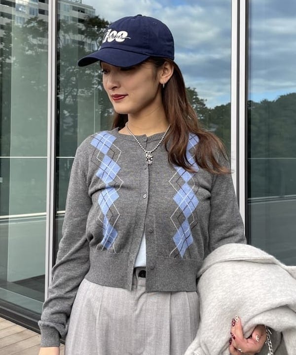 松本 佳菜子さんの「BEAMS WOMEN｜【別注】キャセ  シャイニーニット バッグ 」を使ったコーディネート