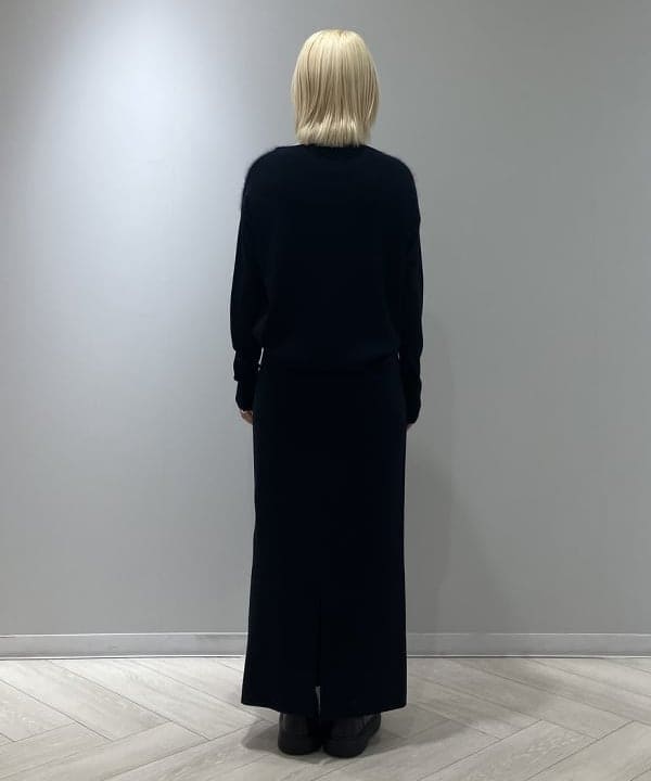 菜月さんの「BEAMS WOMEN｜フラッフィー ボートネック ニット」を使ったコーディネート