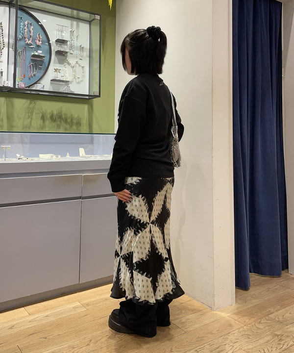 chikaさんの「BEAMS WOMEN｜HEY! Mrs ROSE / メタル & チェーン バッグ」を使ったコーディネート