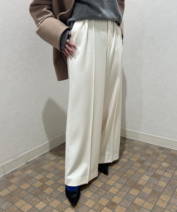 大槻 まひろさんの「BEAMS WOMEN｜ソフトメルトン ノーカラーコート」を使ったコーディネート