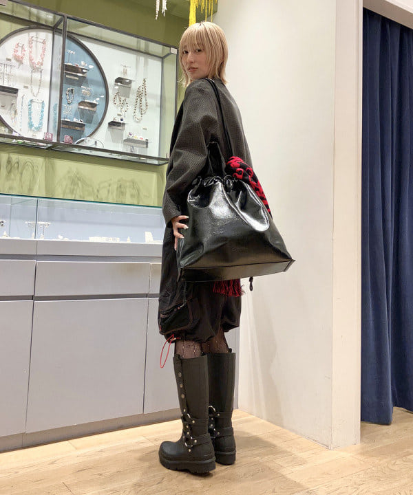 イトウミサキさんの「BEAMS WOMEN｜ビッグ マルチ トート」を使ったコーディネート