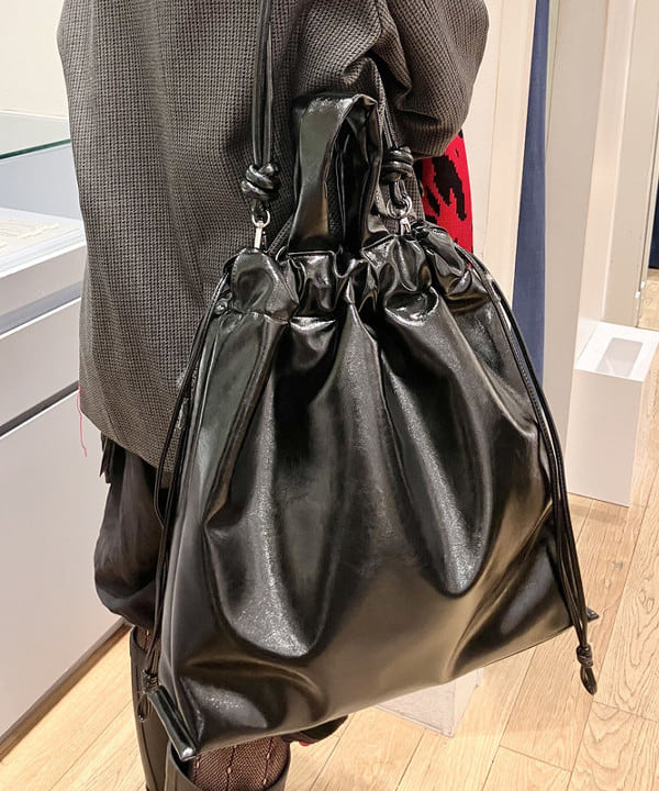 イトウミサキさんの「BEAMS WOMEN｜ビッグ マルチ トート」を使ったコーディネート