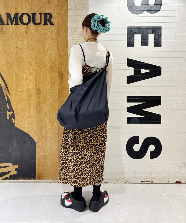 りかちょび/岸本梨佳さんの「BEAMS WOMEN｜ボーイ メッセージ ロングスリーブ Tシャツ」を使ったコーディネート