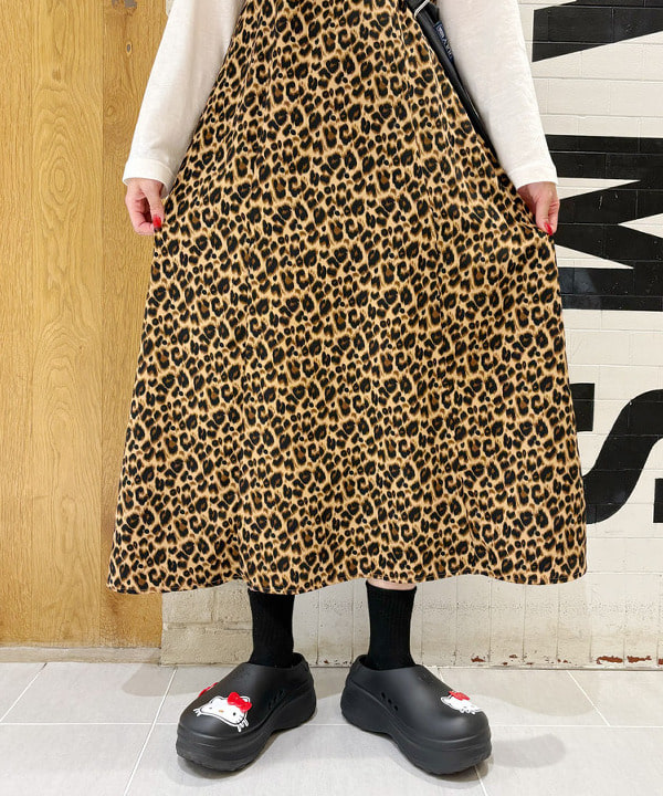 りかちょび/岸本梨佳さんの「BEAMS WOMEN｜ボーイ メッセージ ロングスリーブ Tシャツ」を使ったコーディネート