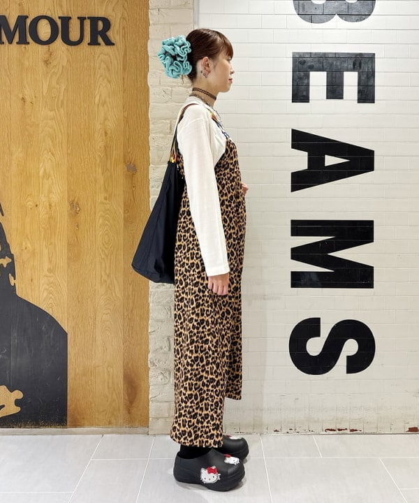 りかちょび/岸本梨佳さんの「BEAMS WOMEN｜ボーイ メッセージ ロングスリーブ Tシャツ」を使ったコーディネート